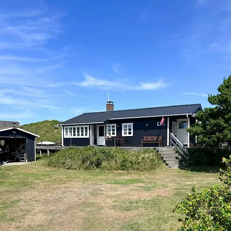 Summer House With Wilderness Bath Near Henne Сasa de vacaciones